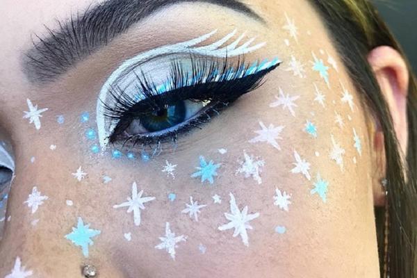 NAJBIZARNIJI NOVOGODIŠNJI TREND, ledene pegice su pokorile svet! (FOTO)