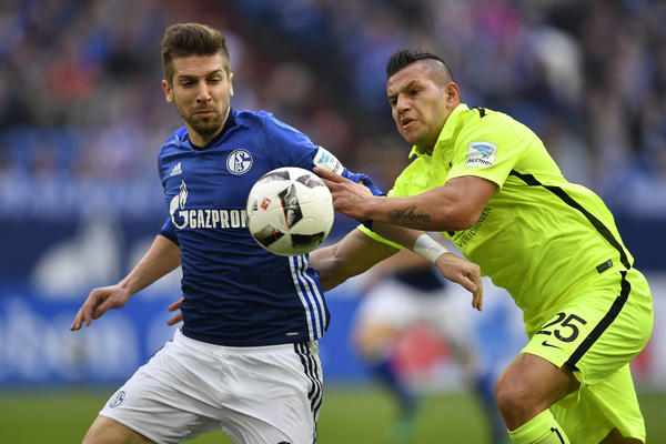 NASTASIĆ NA IZLAZNIM VRATIMA ŠALKEA: Poznata je i cena za koju klubovi mogu da ga otkupe! (VIDEO)