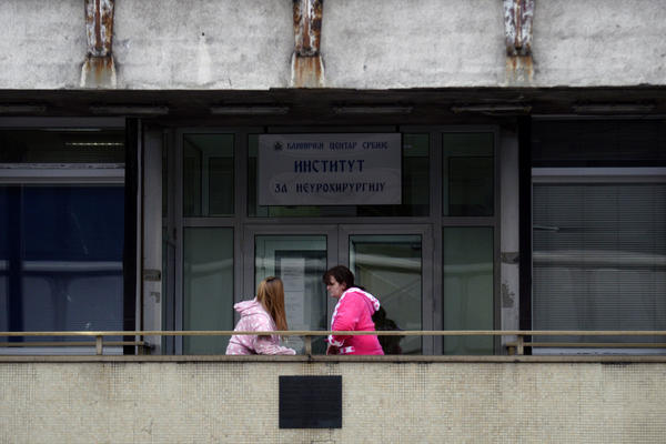 KLINIČKI CENTAR ZATVOREN ZA POSETE: Ovo je razlog takve odluke