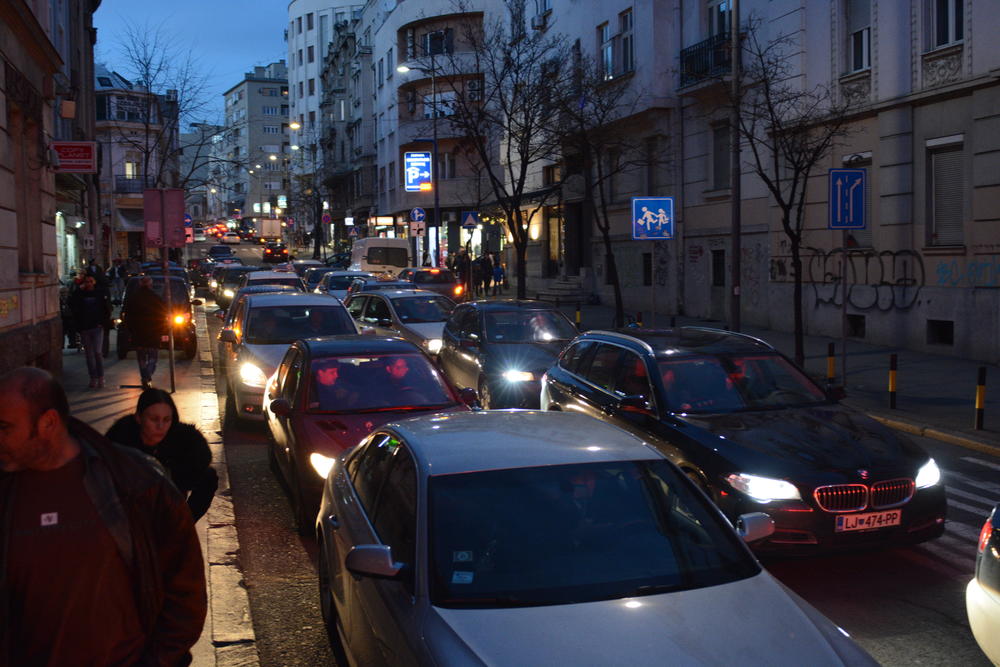 Naoružajte se strpljenjem, Obilićev venac