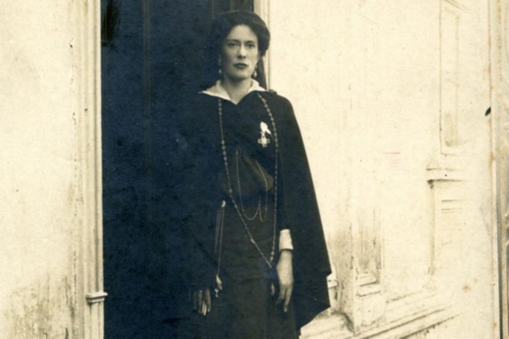 "TEŠKO ĆE MI PASTI AKO ME MOJI SRBI ZABORAVE" Životna priča ove DAME će vas SKAMENITI, sigurno niste znali SVE