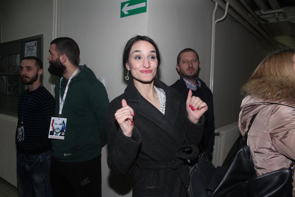 BALAŠEVIĆEVA ĆERKA OŠTRO  odgovorila HRVATSKOM POPU koji je napljuvao ĐOLETA: Moj otac ima problema sa budalama!