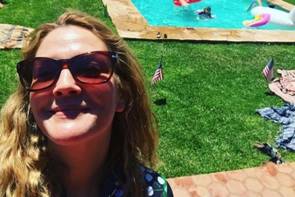 Majka me je vodila na žurke, sa 11 sam postala alkoholičar, sa 12 zavisna od droge, a sa 13 sam presekla vene... Glumica progovorila o teškom detinjstvu! (FOTO)