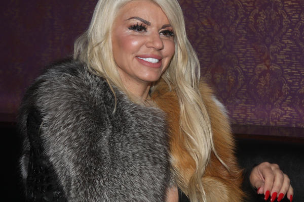 PRE 15 GODINA RAZLIKA JE DRASTIČNA: Dara je malo po malo po nešto doradila na sebi, GRUDI SU JOJ ZA GINISA! (FOTO)