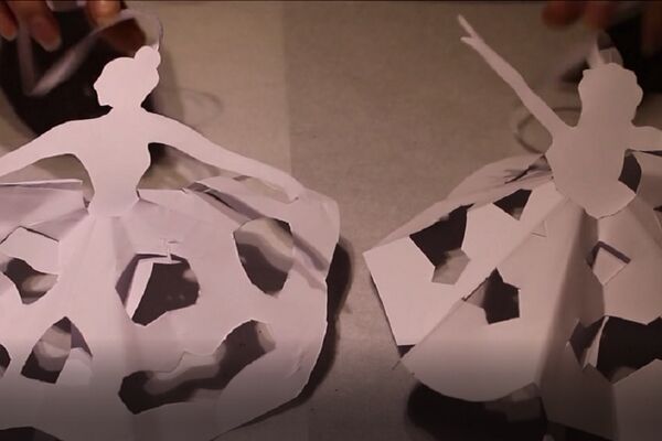 Neka na vašoj jelkici ove godine  zaigraju PAPIRNE BALERINE! Izgledaju TAKO STRAVA! (VIDEO)