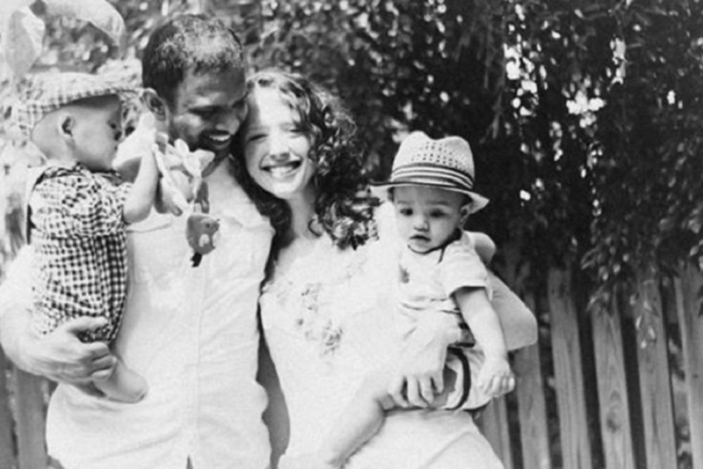 Adama porodica obožava