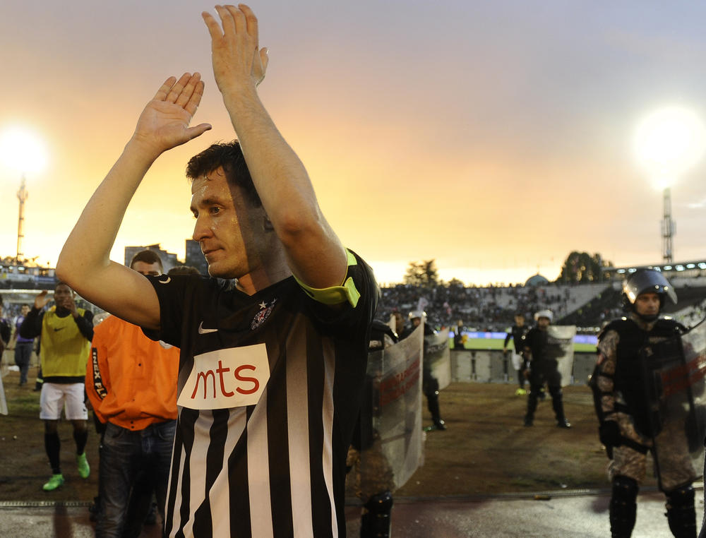 Saša Ilić ispred južne tribine  