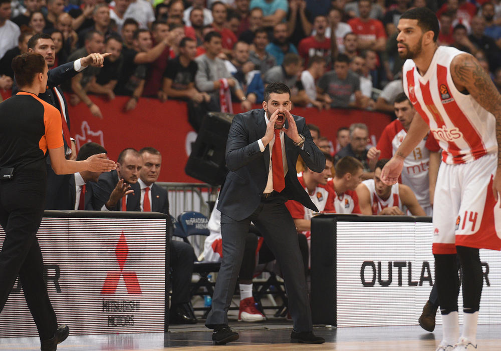 Dušan Alimpijević dovikuje savete Džejmsu Feldinu