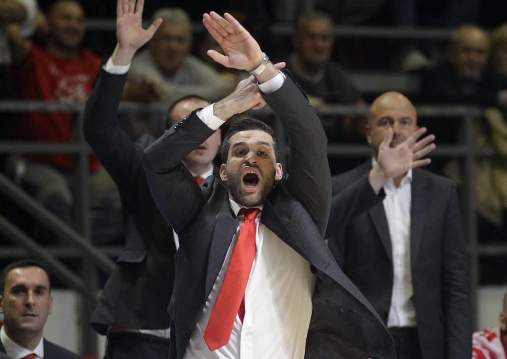 Dušan Alimpijević je poznat po temperamentnom ponašanju kraj aut-linije