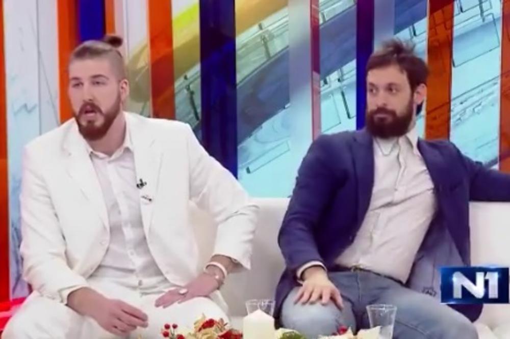 BELI ČESTITAO POLITIČARIMA NOVU GODINU: Želim vam da spavate mirne savesti i PUNIH STOMAKA U SVOJIM VILAMA OD 700 KVADRATA! (VIDEO)