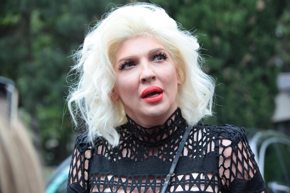 JELENA KARLEUŠA: U 2018. imam samo JEDNU ŽELJU - da moja majka OZDRAVI!