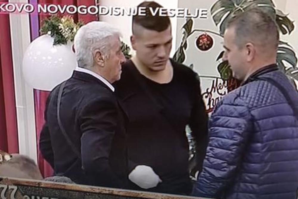 SRAM GA BILO GODINA I PONAŠANJA: Slobin otac ušao i BRUTALNO OPSOVAO Kiju kad je došla da ga pozdravi! Sloba skočio da je brani! (VIDEO)