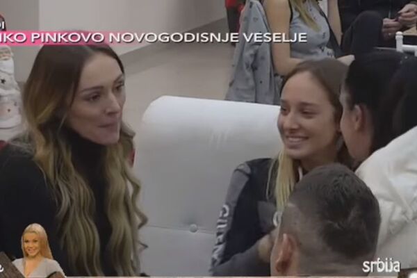 ANABELA NATERALA LUNU DA KONAČNO PRIZNA: Moj i Kijin odnos je BOLESTAN, nikad se nismo družile... Kija zanemela! (VIDEO)