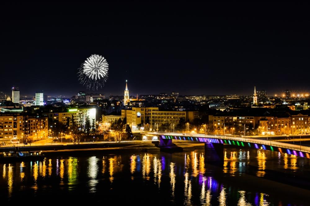 NEZAPAMĆENA POSEĆENOST: Oko 50.000 ljudi na DOČEKU 2018. u Novom Sadu!