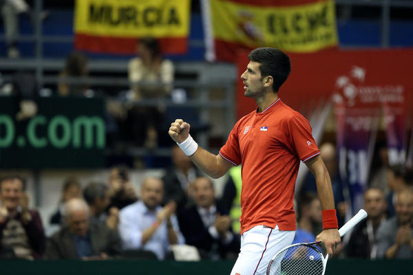 FANOVI NOVAKA ĐOKOVIĆA, SREĆNA NOVA GODINA! O ovakvom poklonu ste do sad mogli samo da sanjate... (VIDEO)