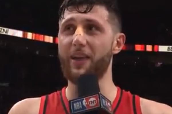 INTERNET JE SAGOREO! Crni Nurkiću, šta na engleskom jeziku znači "abudabudabu"? (VIDEO)