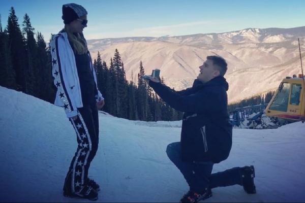 UDAJE SE PARIS HILTON! Ni sama nije mogla da veruje kako je ZAPROŠENA! (FOTO) (VIDEO)