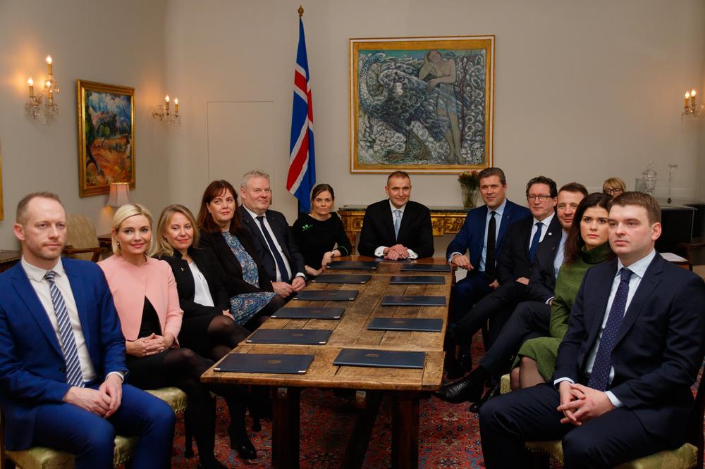 ZAKONOM ZABRANILI DA MUŠKARCI IMAJU VEĆU PLATU OD ŽENA: Island postavio standarde na koje svet treba da se ugleda!