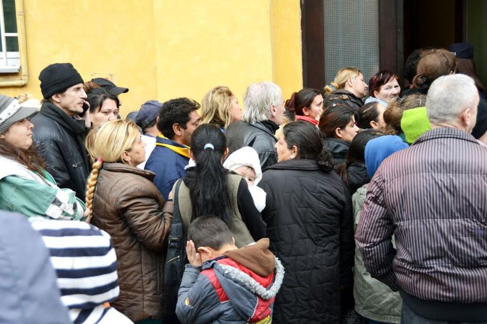 Red ispred narodne kuhinje