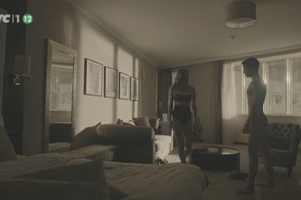 MA KAKVI NEMANJIĆI, RTS EMITOVAO JOŠ ŠOKANTNIJU SERIJU! Srpska glumica se skinula i snimila SEKSI scene o kojima bruji cela Srbija! (FOTO)