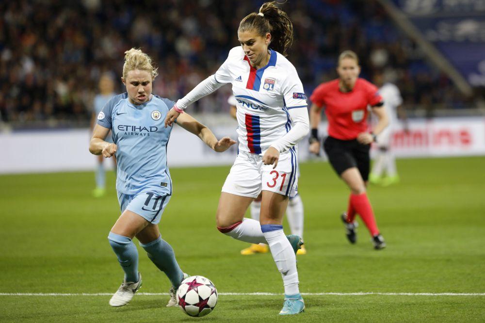 VREEEEEEEEEELO! Jedna od najpoznatijih fudbalerki sveta pijana postavila eksplicitni snimak! (VIDEO)