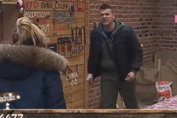 URLALI I BACALI FLAŠE JEDNO NA DRUGO: Najgora svađa LUNE I SLOBE, zamalo DA SE POBIJU! (VIDEO)