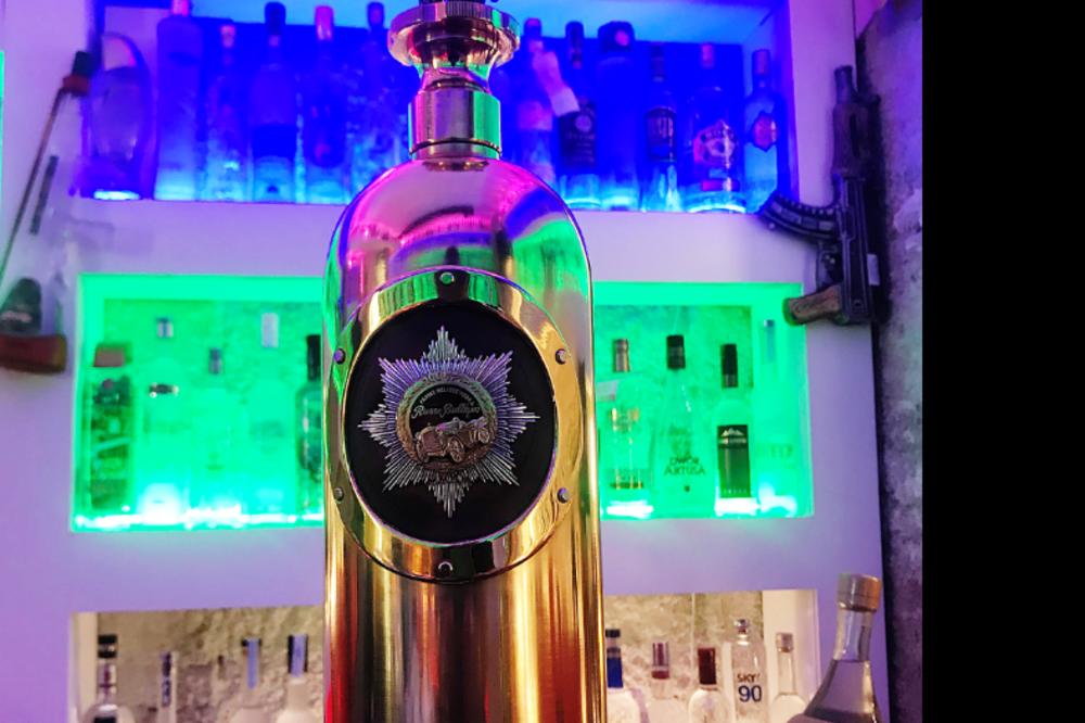 POSTOJALA JE SAMO JEDNA NA FLAŠA NA CELOM SVETU: Ukradena VODKA vredna 1.3 MILIONA EVRA!