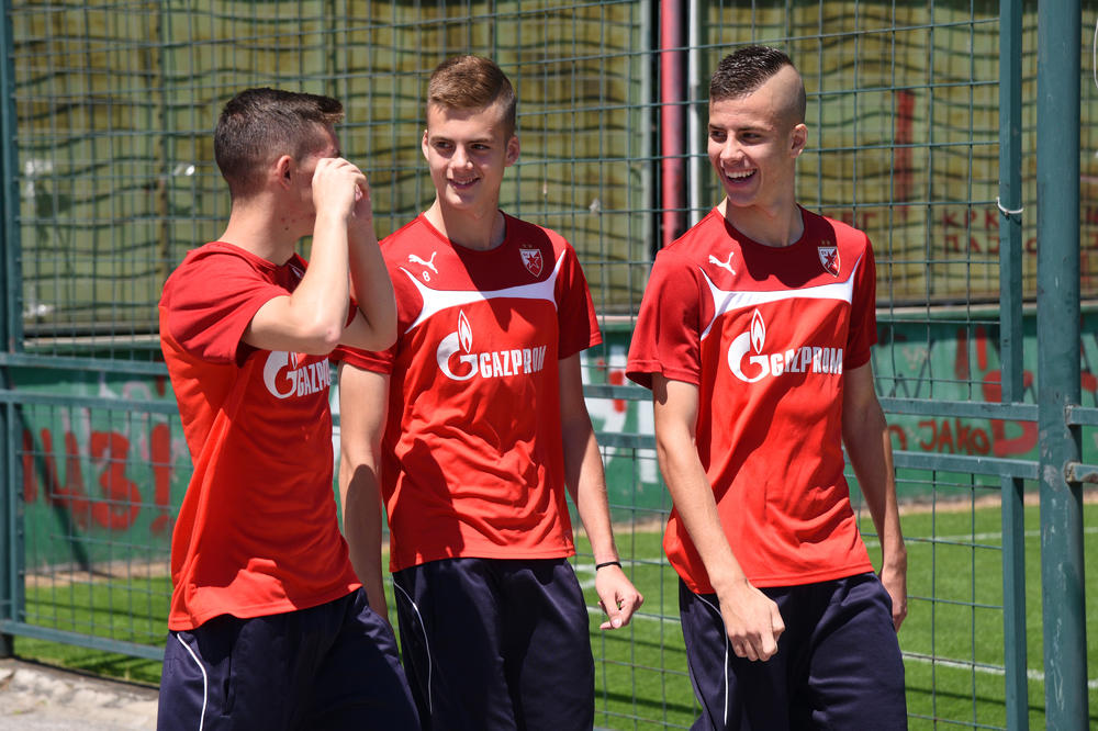 VEČITI DERBI JE BORBA ZA ŽIVOT: Luka Ilić prestravio Holanđane kada je opisivao dane iz Zvezde!