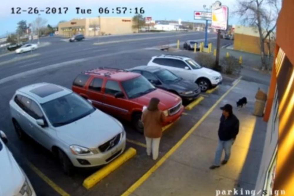 IMA LI OVAJ ČOVEK SRCA? Ostavio je psa ispred radnje sa JEZIVOM PORUKOM prikačenom na ogrlici! (FOTO)