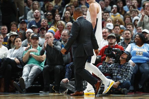 TRAGIČNA NOĆ NIKOLE JOKIĆA: Ovo mu se NIKAD U KARIJERI nije dogodilo! (VIDEO)