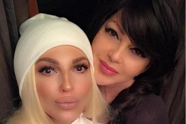 JEDNA JE MAJKA! Jelena Karleuša pokrenula lavinu suza objavom o Divni! Danas je važan dan a nje NEMA! (FOTO)