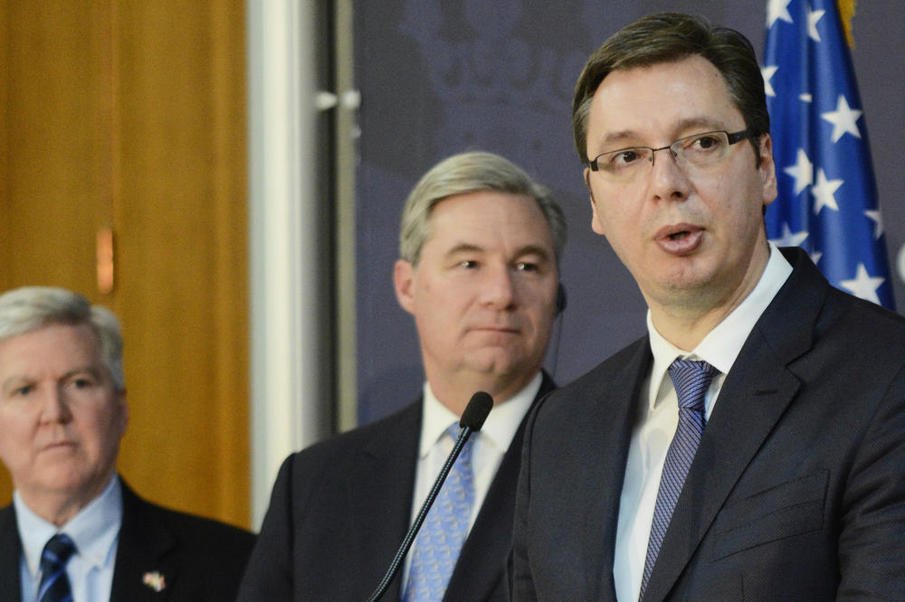 Otkrivamo šta je bilo u VELIKOJ KOVERTI koju je ambasador SAD doneo predsedniku Srbije!