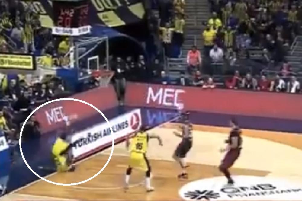 UŽAS! NEVERICA! Zvezda Fenerbahčea umalo poginula posle zakucavanja! (VIDEO)
