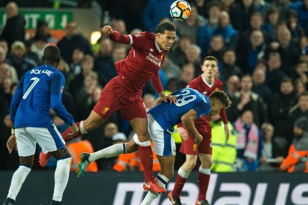 DEBI IZ SNOVA: 80 miliona evra rešilo Mersisajd derbi, Junajted jedva protiv drugoligaša! (VIDEO)