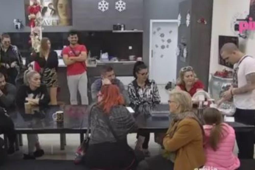 ZADRUGARI ZANEMELI: Veliki šef im je naredio da urade nešto što NIKAD NISU! (VIDEO)