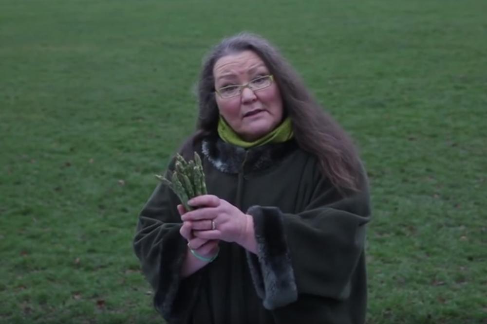 NEOBIČNIM METODOM JE PREDVIDELA 8 DOGAĐAJA U 2017: Sada je objavila svoja predviđanja za 2018. godinu!