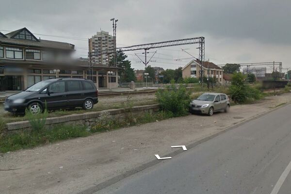 LESKOVAC POD BLOKADOM: Otkrivena hemijska bomba sa suzavcem na Železničkoj stanici!