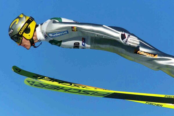 OSVOJIO SVE ČETIRI SKAKAONICE, PA OBOLEO OD TEŠKE BOLESTI: Najpotresnija priča u istoriji ski skokova: Sanjam da letim, ali onda...  (VIDEO)