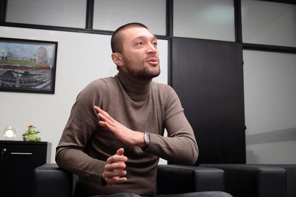 KOME TO ŽENA KROJI KARIJERU?! Iliev za Espreso razjasnio sve o Evertonu i Tavambi: Ovo je detaljan plan Partizana u zimskom prelaznom roku! (FOTO) (VIDEO)