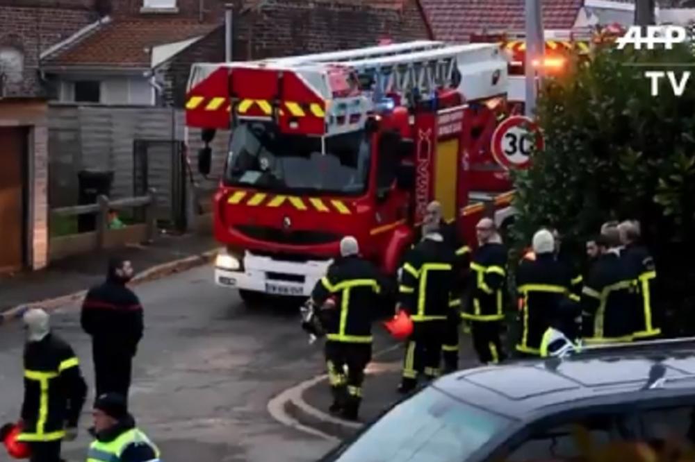 DECA POGINULA, RODITELJI SE IZVUKLI! Vatrena stihija u Francuskoj progutala ceo grad! (VIDEO)