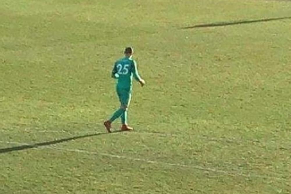 ZBOG OVOGA VOLIMO FUDBAL! Hartu smetalo sunce, protivnički navijači mu pomogli da opet progleda! (FOTO)