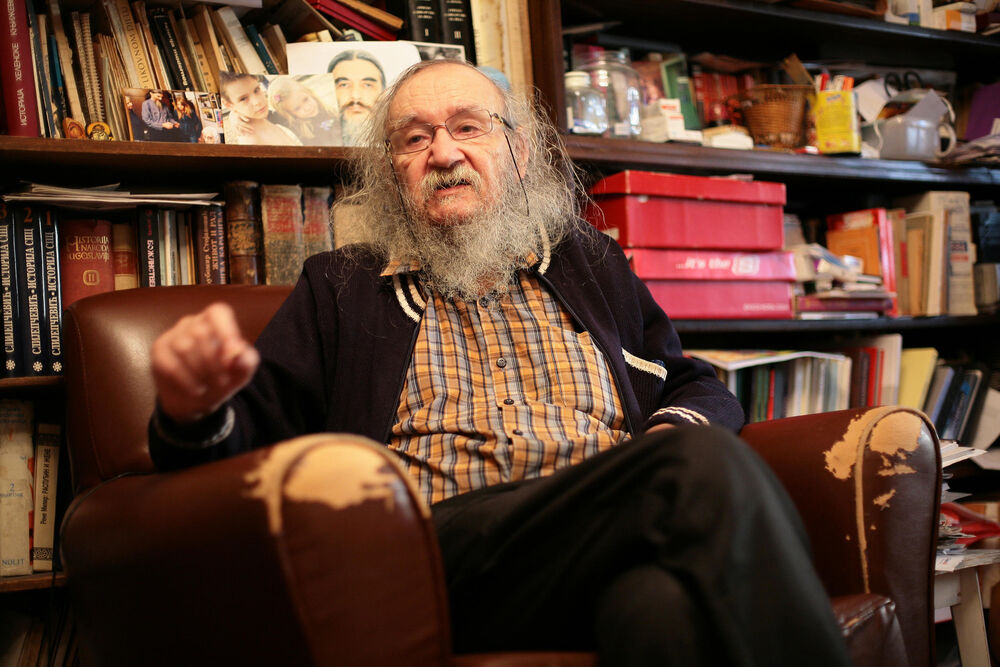 Bio je poznati srspki publicista, književnik i glumac