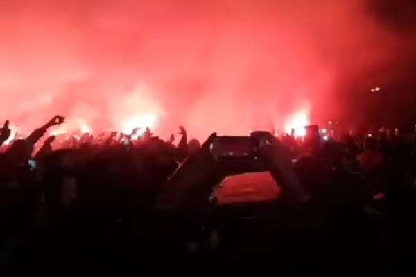 Kralj se vratio u Pirej, a Gejt 7 mu je priredio doček kakav samo retki dobijaju! (VIDEO)