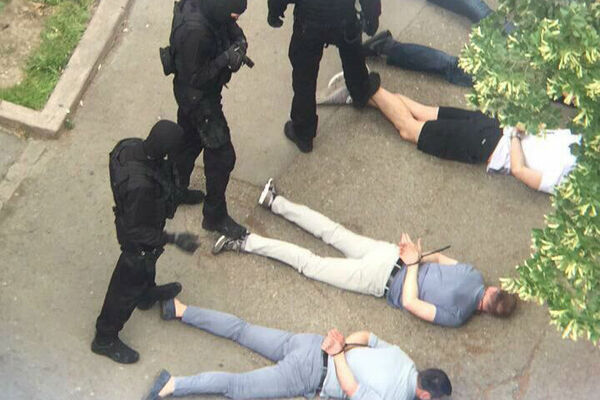 HOĆE LI BITI NASTAVLJEN KRVAVI RAT ŠKALJARACA I KAVČANA Nestanak 240 kg kokaina životom platilo ovih 40 kriminalaca