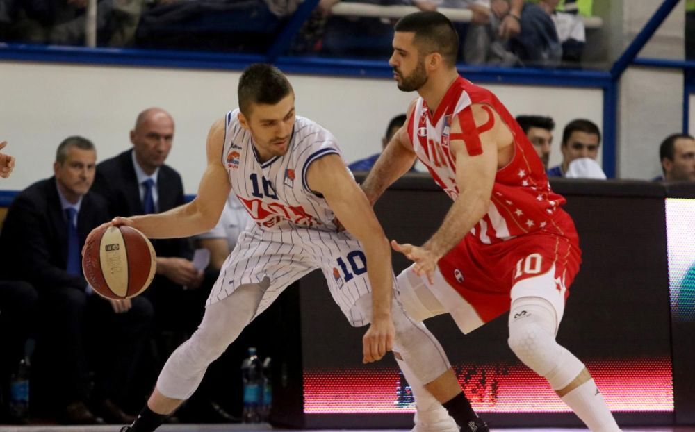 Nemanja Gordić i Branko Lazić u duelu na meču u Železniku