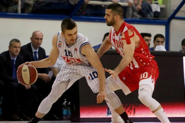 BOŽIĆNI SPEKTAKL U MORAČI:  16 TROJKI Budućnosti srušile Zvezdu, ABA liga ima novog lidera! (FOTO) (VIDEO)