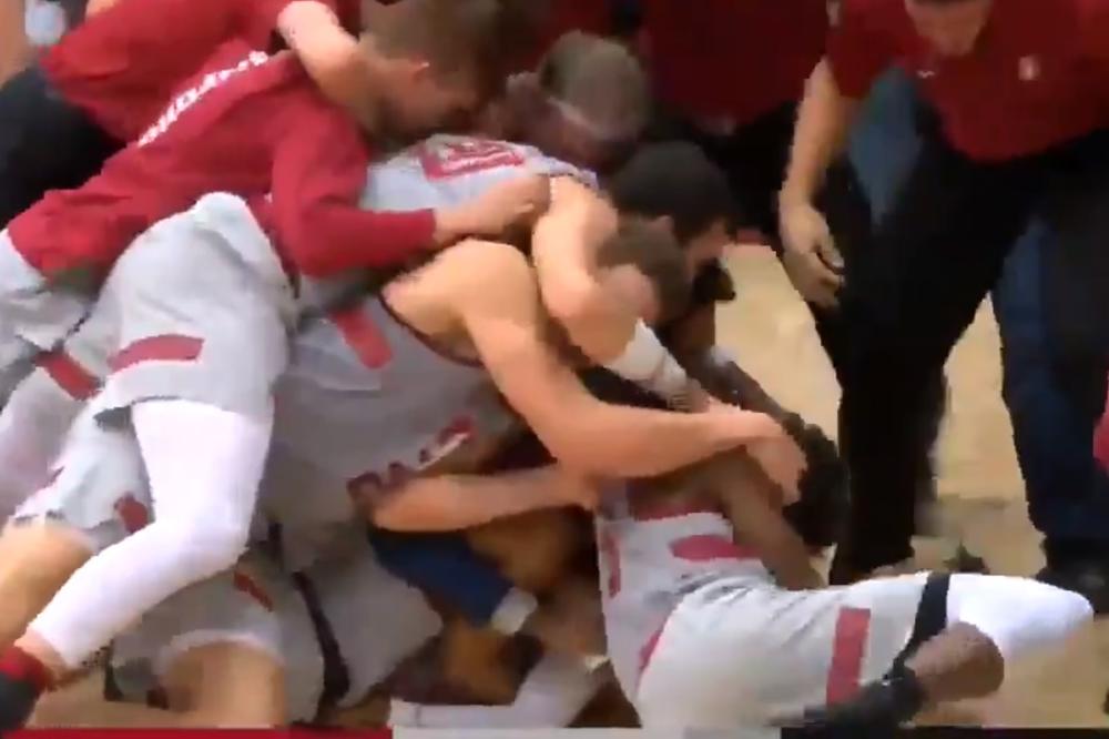 KECMAN LAJKS DIS, MARKO TOMAS BAŠ I NE! Slavili pobedu, ali nisu znali da do kraja ima još više od sekunde... (VIDEO)