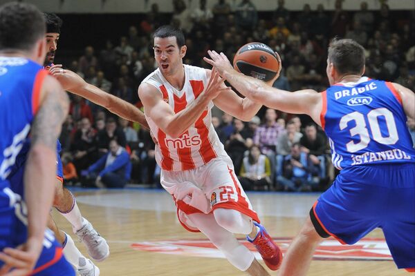 Ovu ludu informaciju o ocu Tejlora Ročestog sigurno niste znali! Ne bi bilo čudno da plej ostane ZAUVEK u Zvezdi!