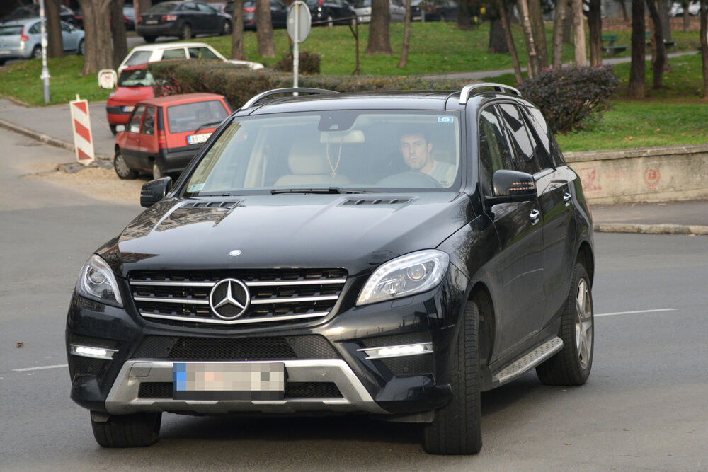 Vozni park fudbalera Crvene zvezde