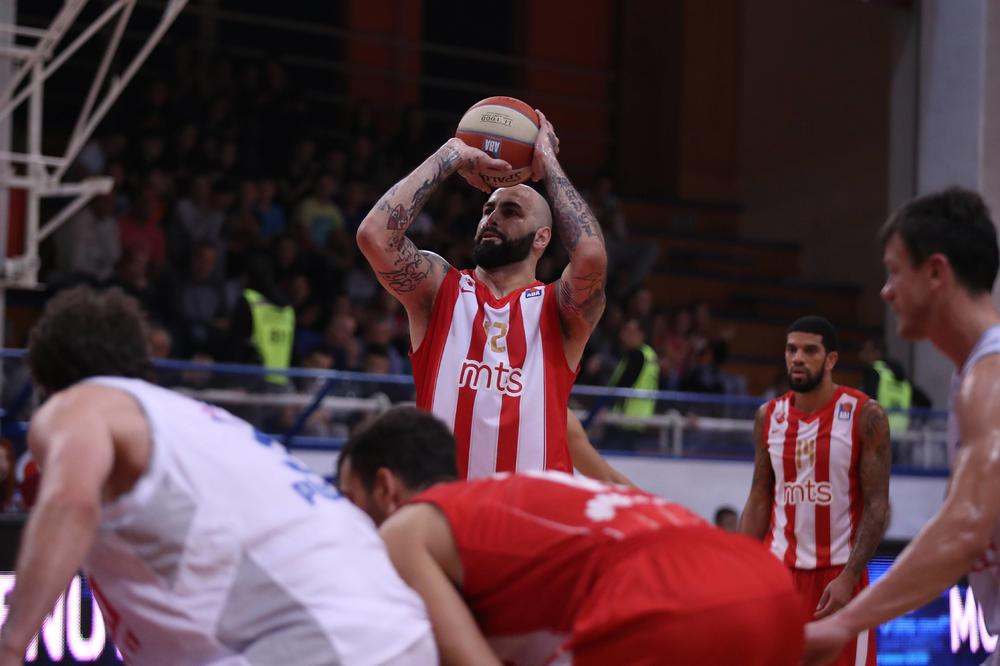 "Možete i goli, otvorenog uma, zar nismo u 21. veku?" Pero Antić BRUTALNO odgovorio na prozivke zbog Zvezde